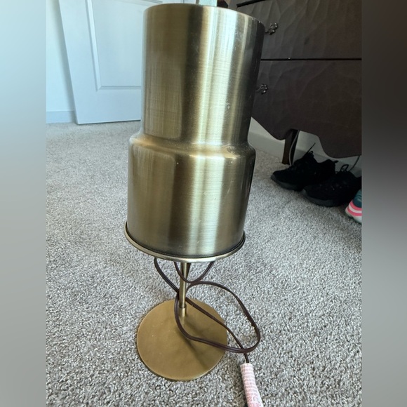 Gold Table Lamp - Picture 2 of 4